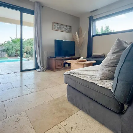 Lovely In St-genies-de-comolas 別荘 *