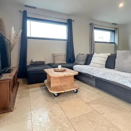 Lovely In St-genies-de-comolas Saint-Geniès-de-Comolas