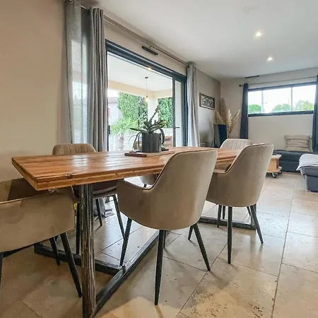 Lovely In St-genies-de-comolas * Saint-Geniès-de-Comolas