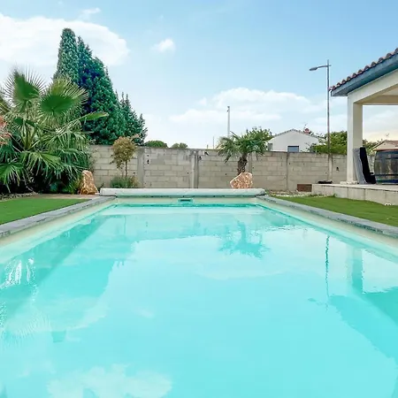 Lovely In St-genies-de-comolas *