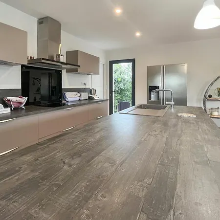 Lovely In St-genies-de-comolas *