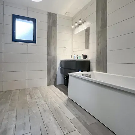 Lovely In St-genies-de-comolas