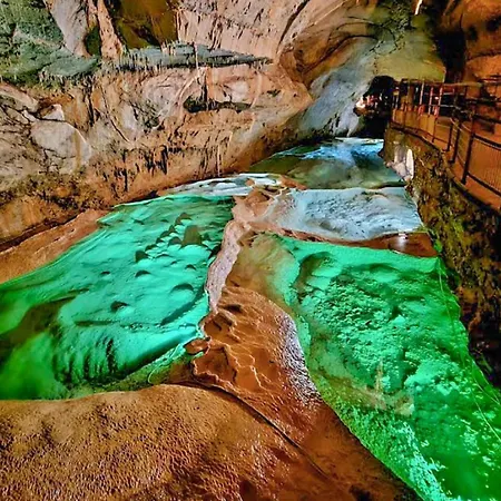 Lovely In St-genies-de-comolas 別荘 Saint-Geniès-de-Comolas