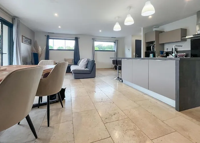 Lovely In St-genies-de-comolas Σπίτι διακοπών *